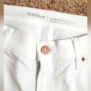 Like NEW Old Navy Curvy Profile Mid-Rise White Jean Sz 6